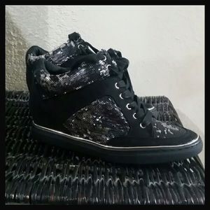 NWOT JLO Sequence Sneakers.Size 9